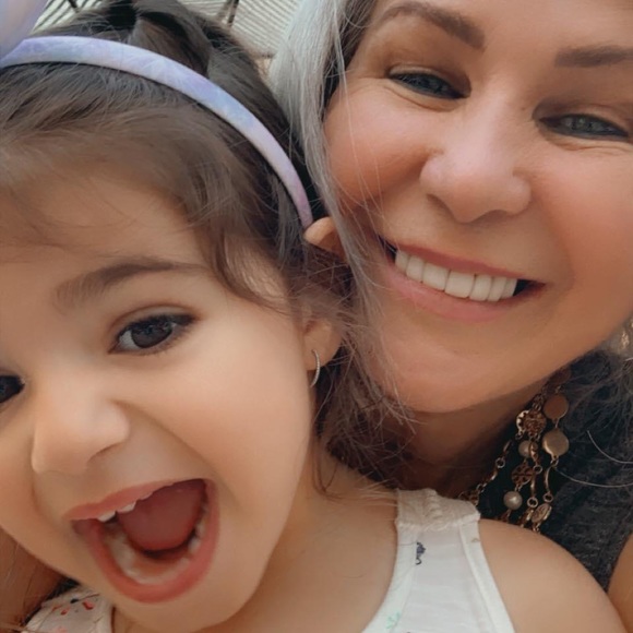 Meet Hanan Trusted Seller 5* Rating Fast shipping Posh Ambassador - Picture 7 of 11